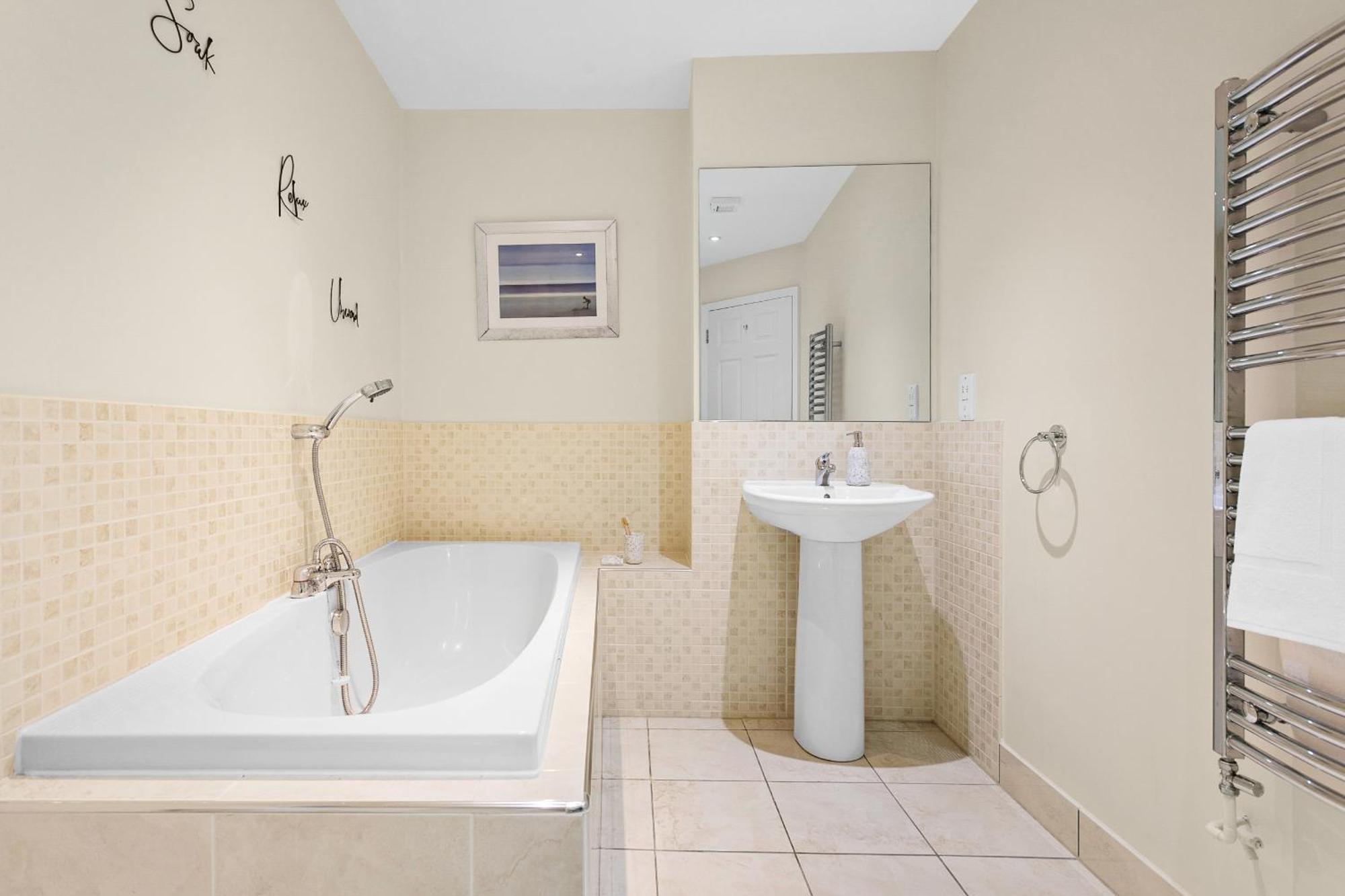 Sovereign House - Close To Harbour With Parking Torquay Extérieur photo